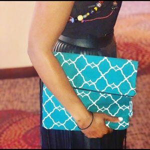 Turquoise & White cLutCH